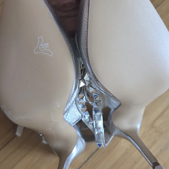 NWOT! Valentino Metallic Studded Heels - Picture 6 of 9